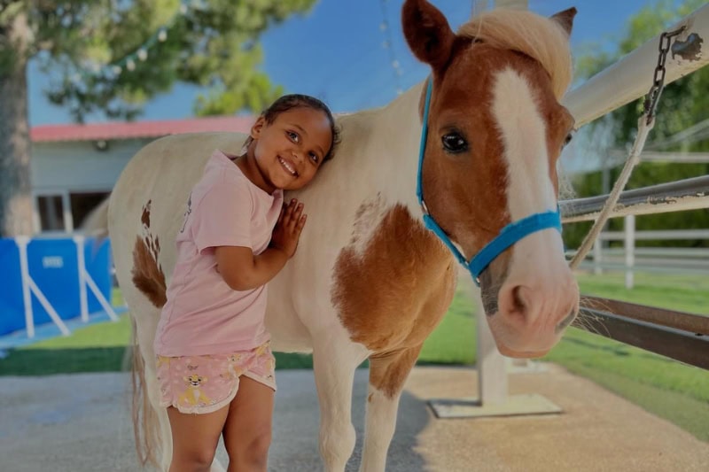 a los niños les encantan los ponis